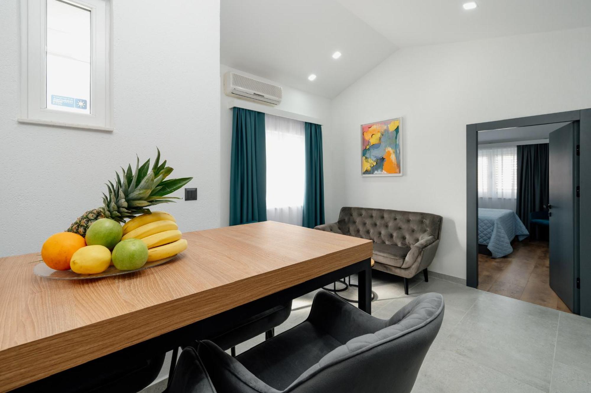 Apartments Kudelik Trogir Exterior foto