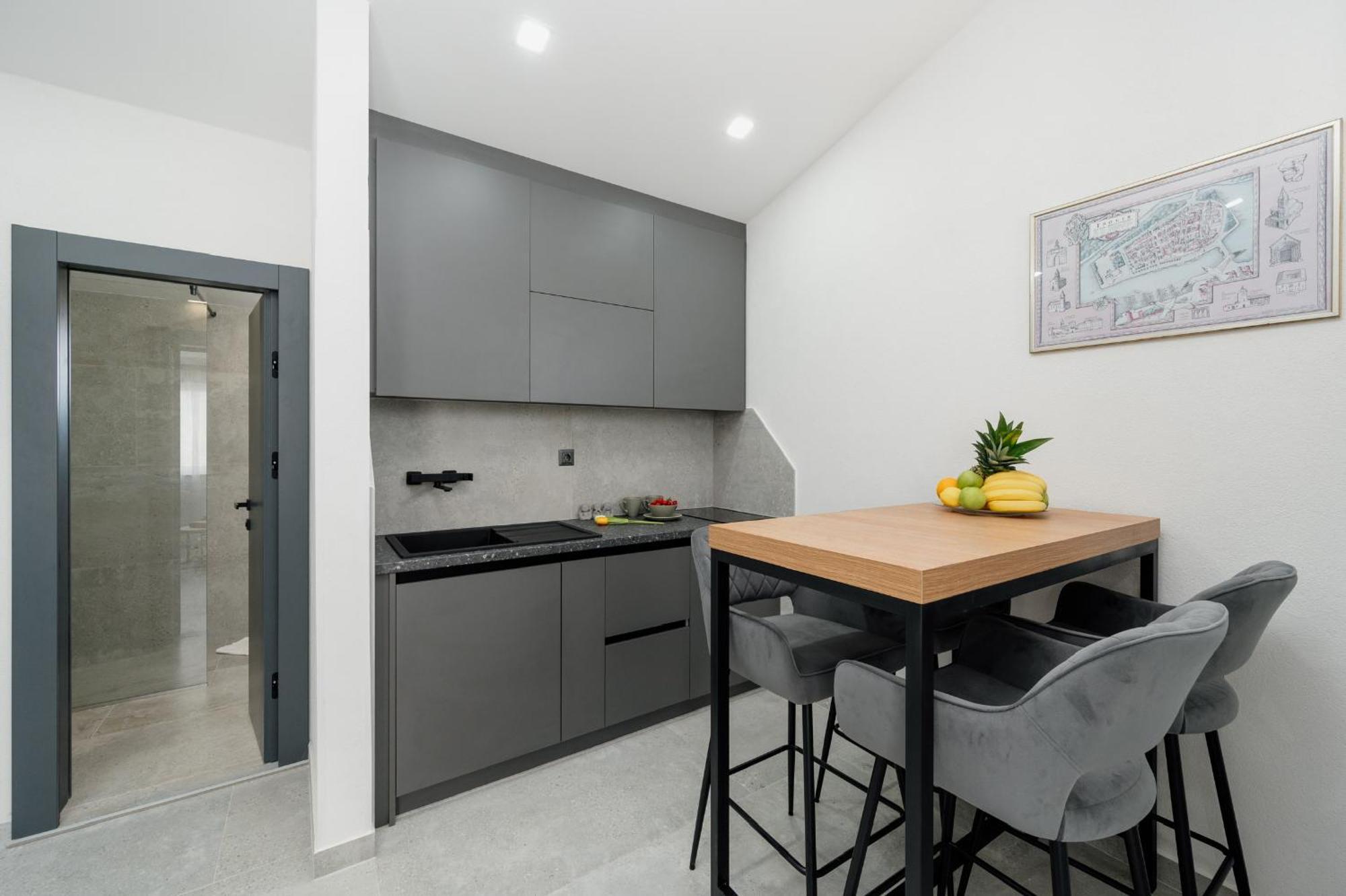 Apartments Kudelik Trogir Exterior foto