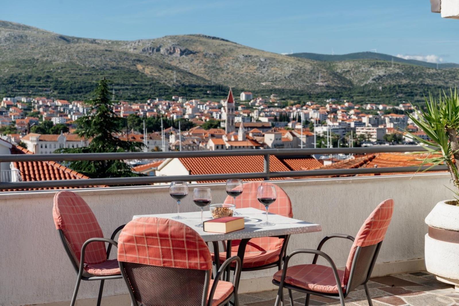 Apartments Kudelik Trogir Exterior foto