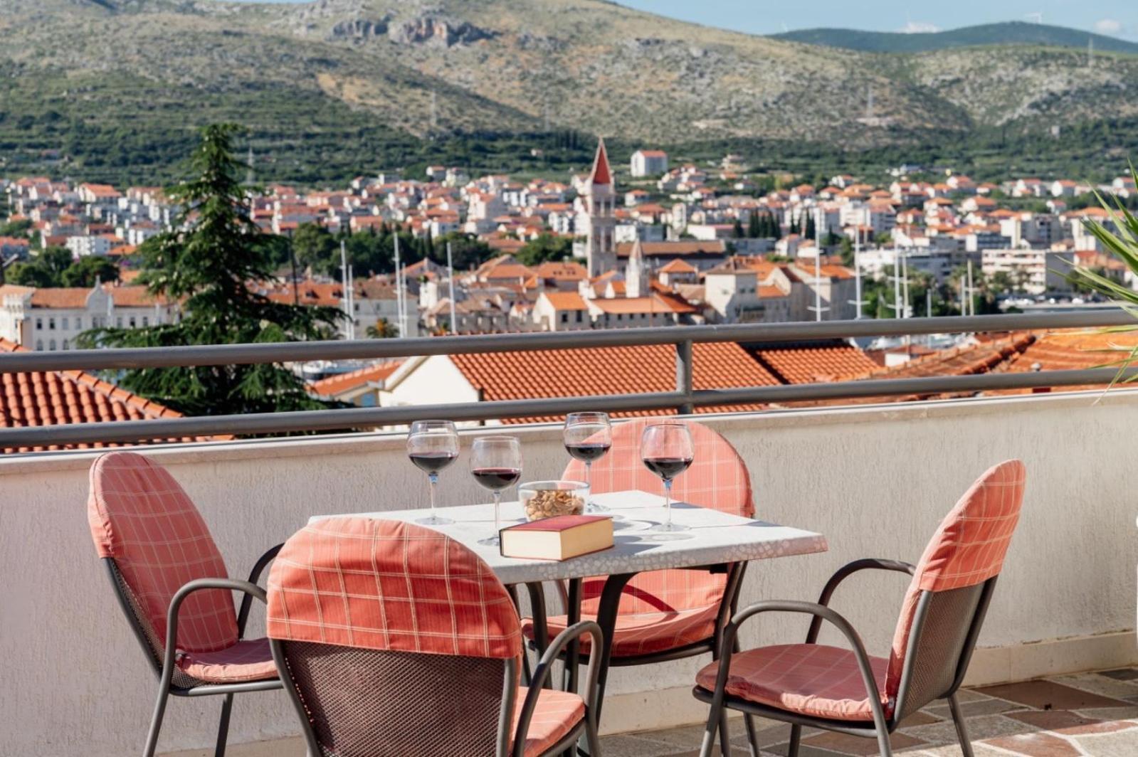 Apartments Kudelik Trogir Exterior foto